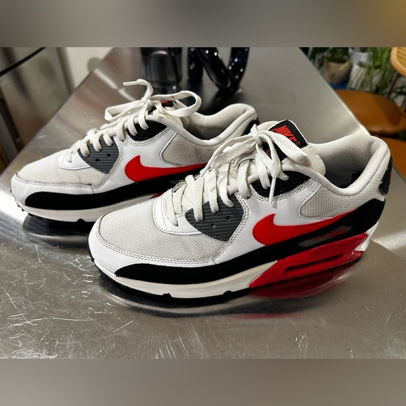 Nike Air Max 90 Essential White/Challenge Red/Black/Cool Grey - Picture 1 of 8